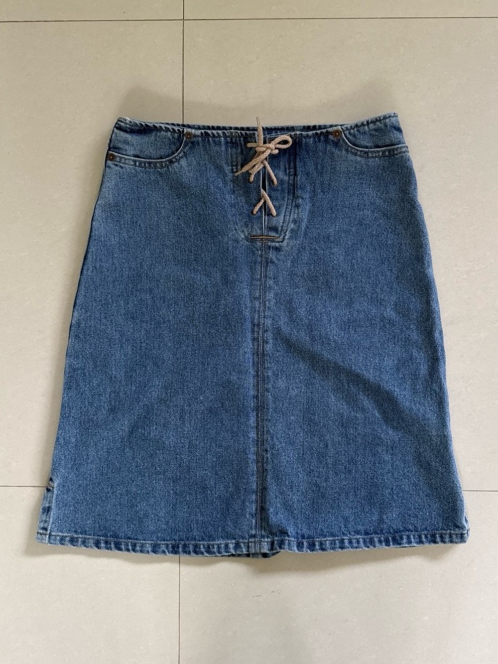 Vintage GAP Blue Denim Midi Skirt with Drawstring Waist and embroidery